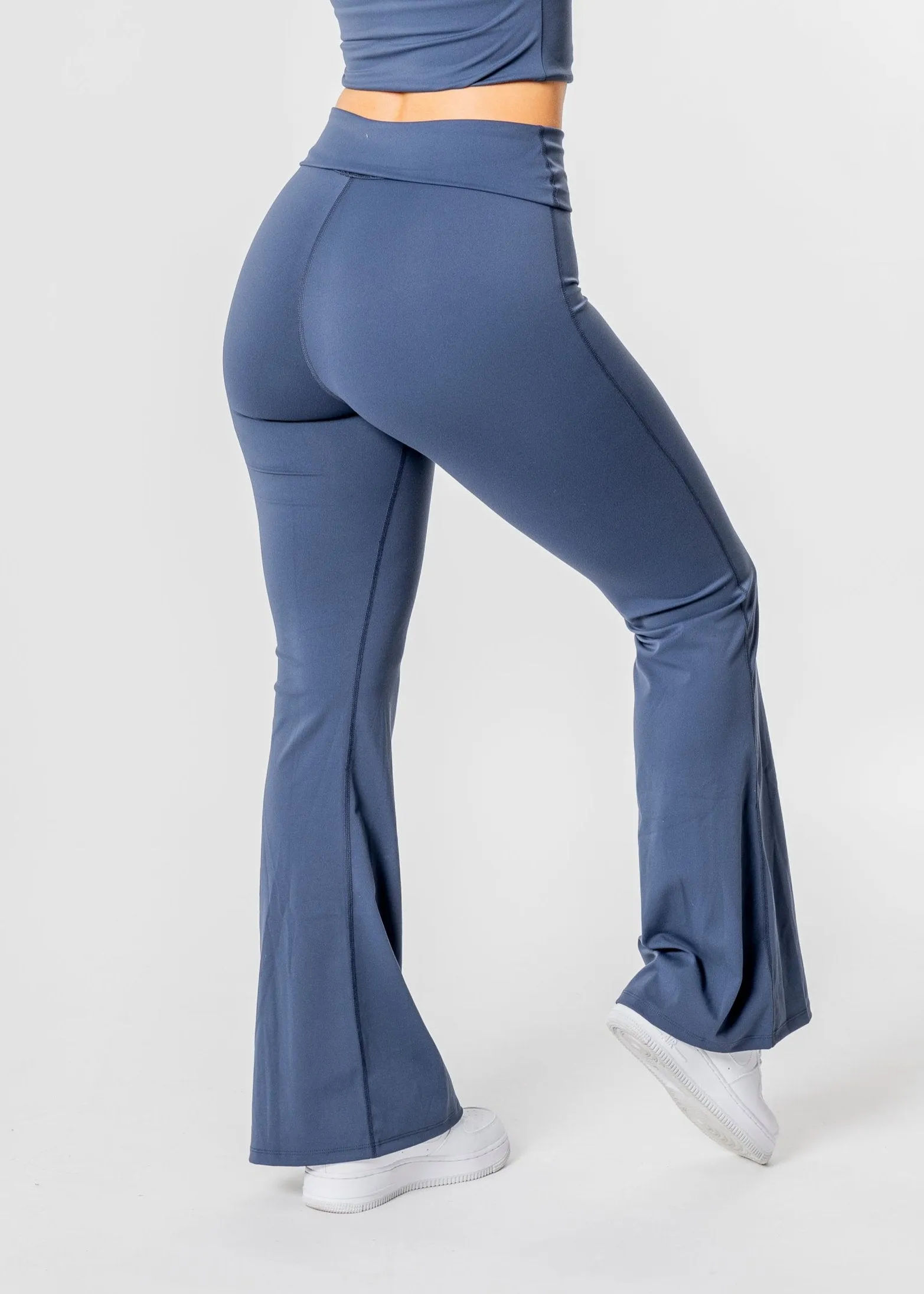 EUPHORIA Flared Leggings