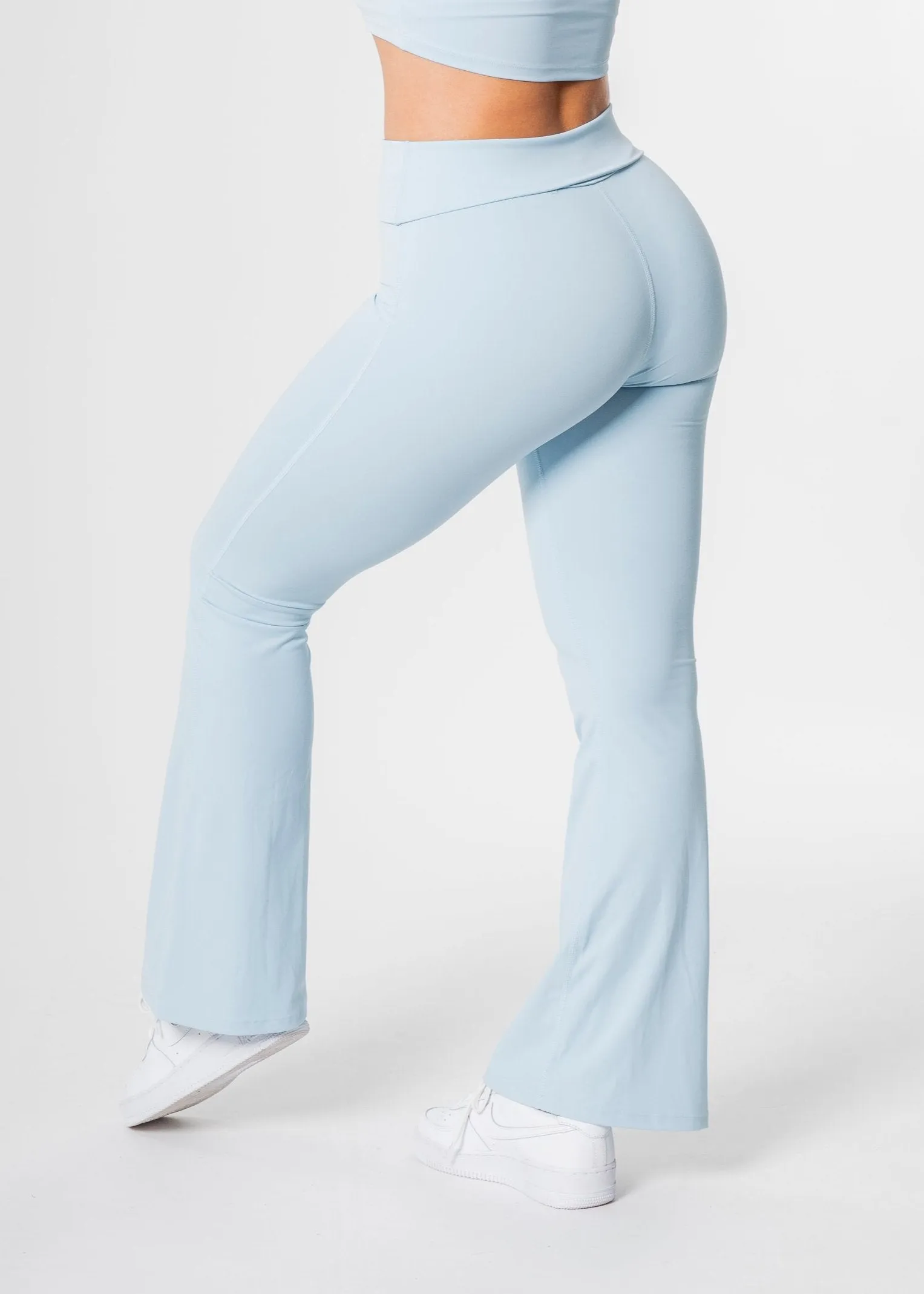 EUPHORIA Flared Leggings
