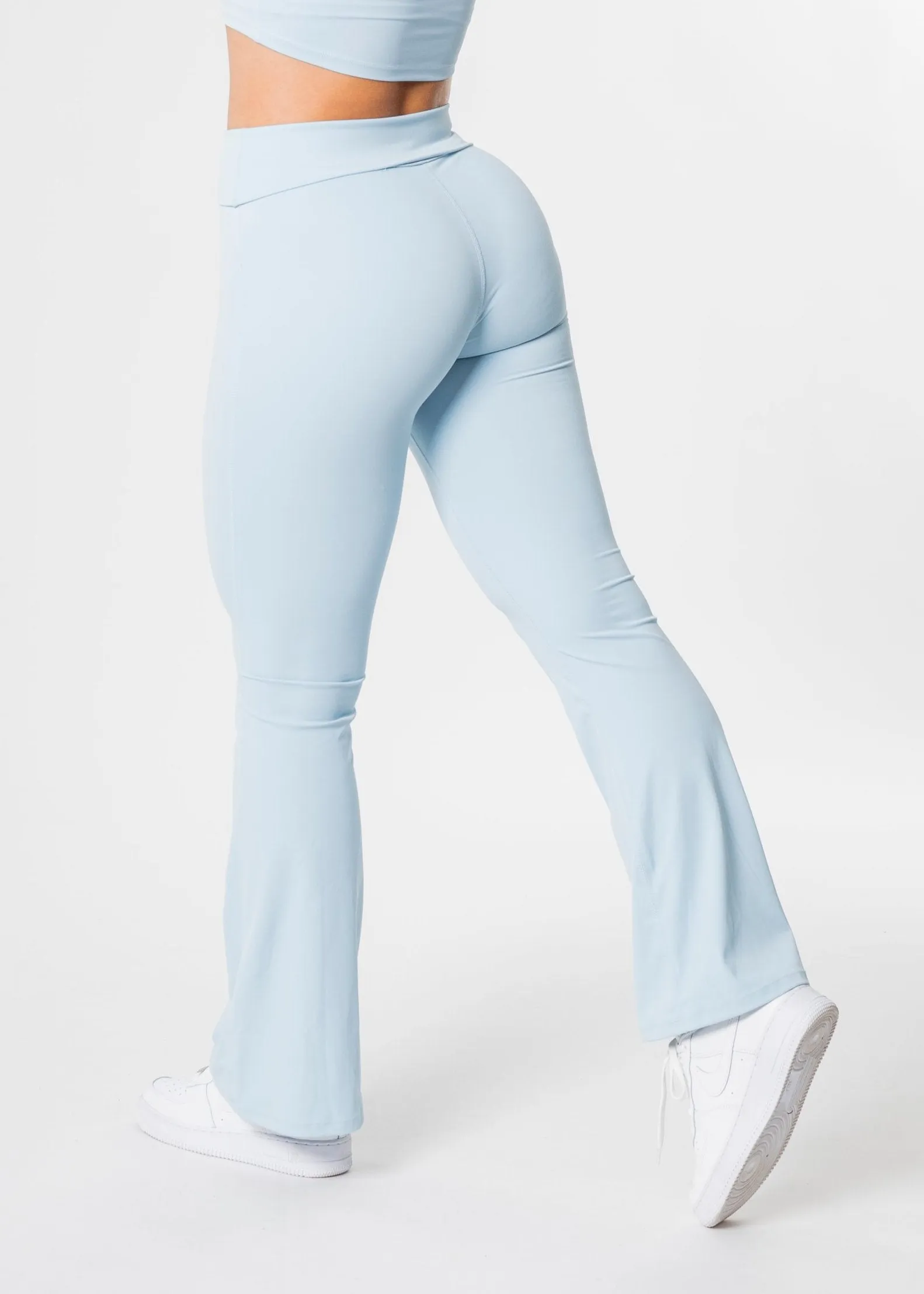 EUPHORIA Flared Leggings