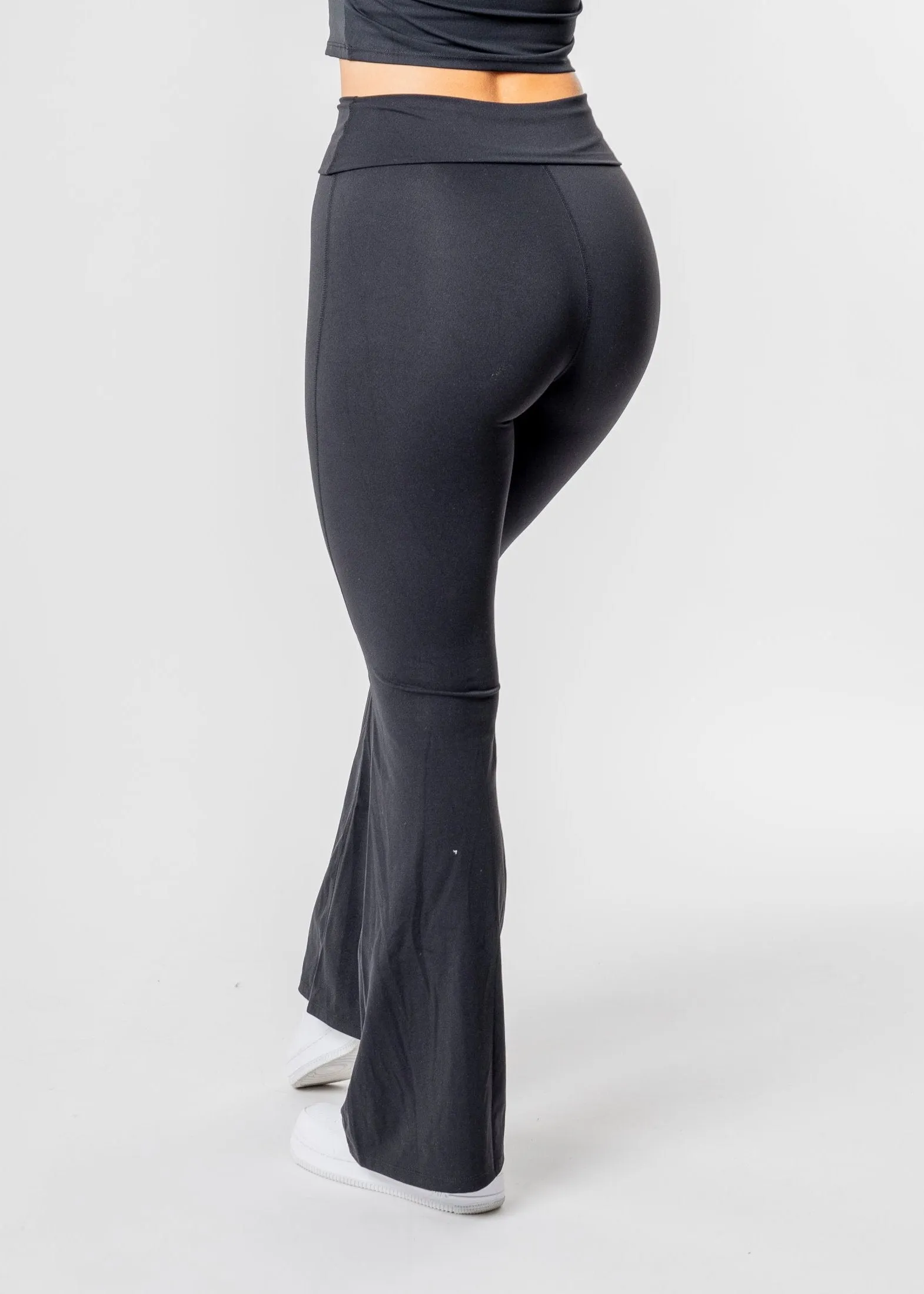 EUPHORIA Flared Leggings