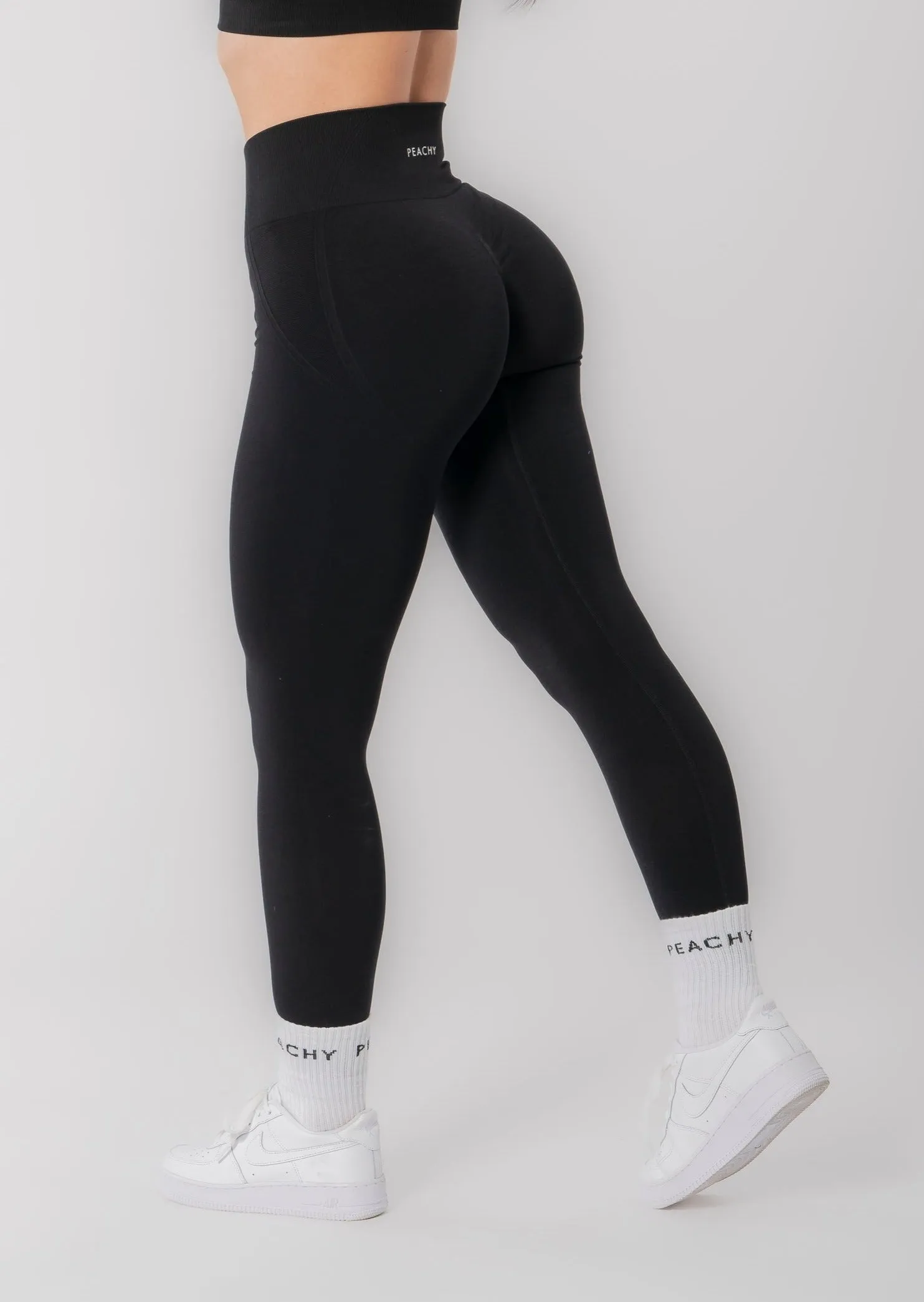 TRANSFORM Seamless Leggings [Farbe Black VORBESTELLUNG]